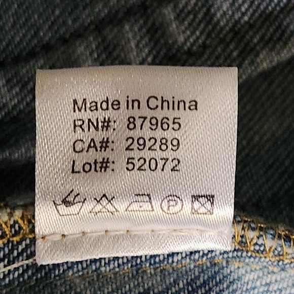 ELAN Ruffled Acid Washed Jean Jacket - Picture 10 of 10